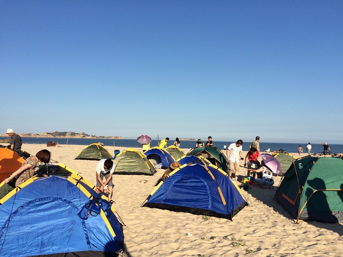 平潭海边沙滩露营