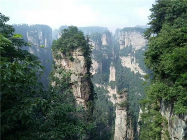 【魅力湘西★玻璃童话】湖南长沙、韶山、张家界、袁家界、天子山、世界第一玻璃桥、黄龙洞、烟雨张家界晚会、天门山（玻璃栈道）、凤凰古城双飞五日或单飞单高五日或单动单高五日